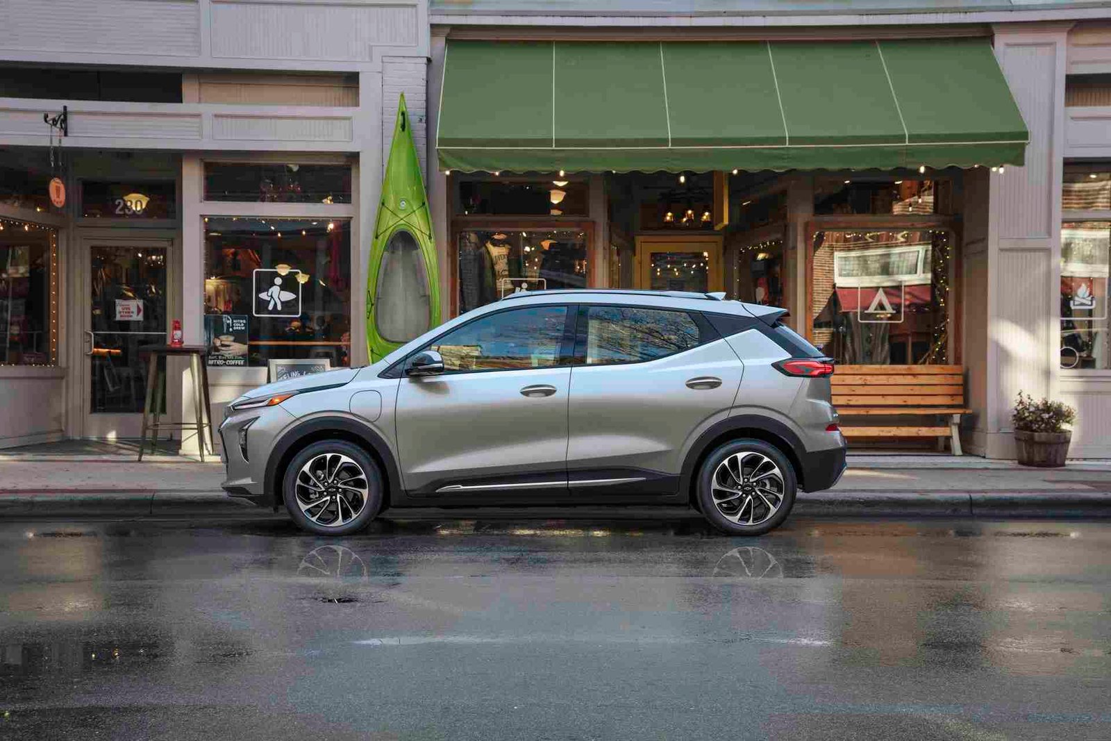 Cadillac Lyriq EV look, Tesla Bot, Chevy Bolt battery recall, electric camper: The Week in Reverse