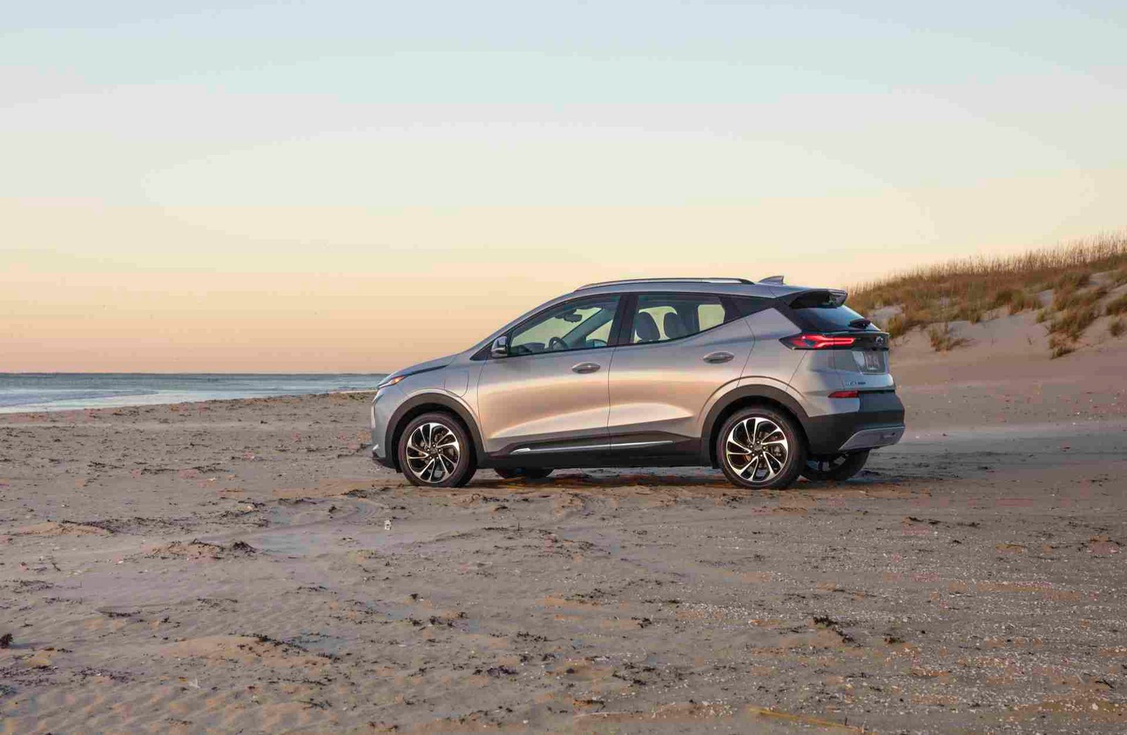 US EV sales have been record-breaking so far in 2021, despite supply chain issues