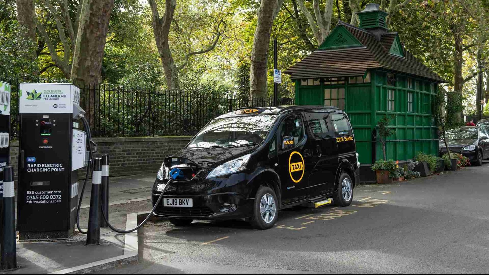 British Electric Taxi Maker To Expand Staff In UK