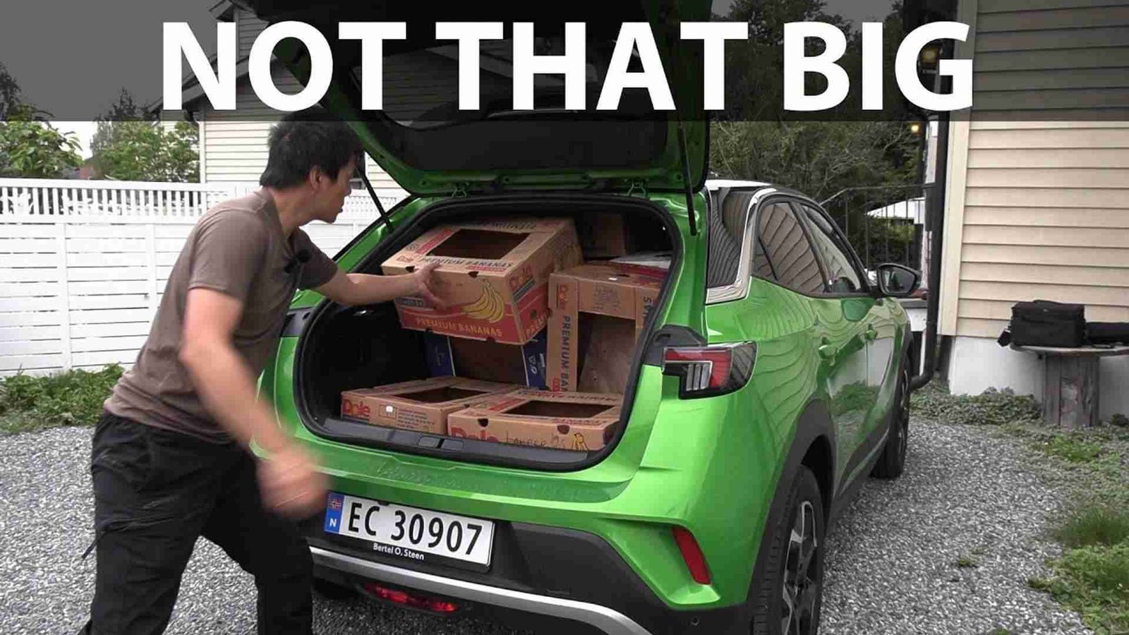 Opel Mokka-e ‘Not That Big’ In Bjorn’s Banana Box Test