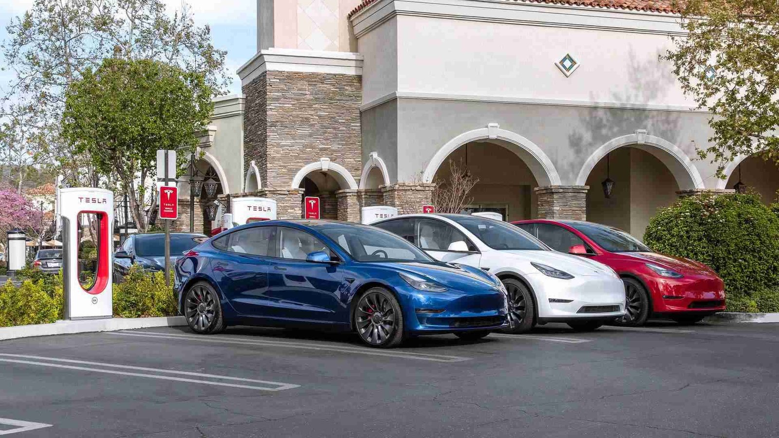 US Senate Passes $1T Infrastructure Bill, Benefits EV Charging