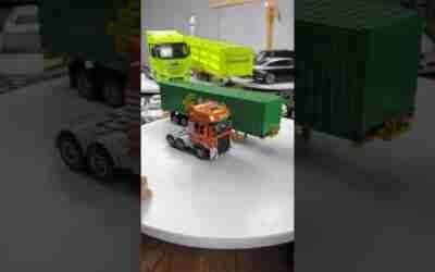 Circle brother car model toy container semi-trailer attack #carmodel #shorts
