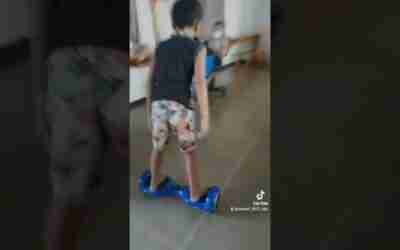 Eu andando de hoverboard