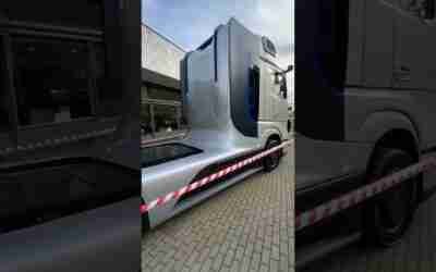 Mercedes Benz Futuristic Truck ⚠️??? #shorts