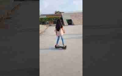 mencoba hoverboard pertama kali di RTH Jatibarang_im