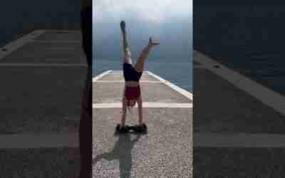did you ever stand on a hoverboard? use #916starflippingyvonne ! #hoverboard #handstand #lake
