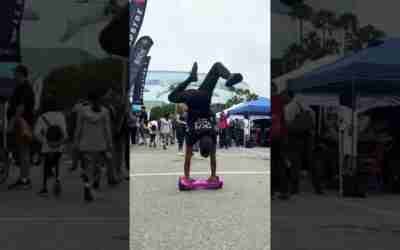 Hoverboard handstand fun at @ElectrifyExpo  #cyberyoga #hoverboard #handstands #balance #strength