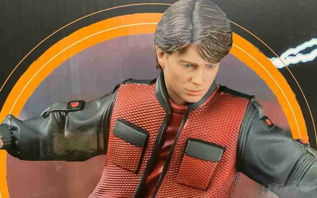 Back to the Future 2 Marty McFly on Hoverboard 1:10 Statue by Iron Studios