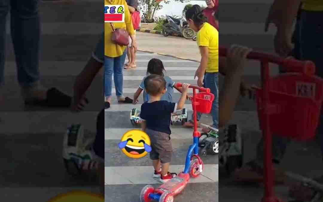 NGAKAK // Naik Hoverboard LUCU #shorts #hoverboard #ngakak