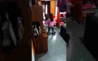 andando en hoverboard