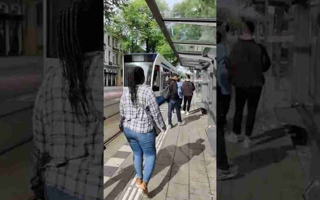 I like the new style of the tram in Amsterdam. Looks futuristic.