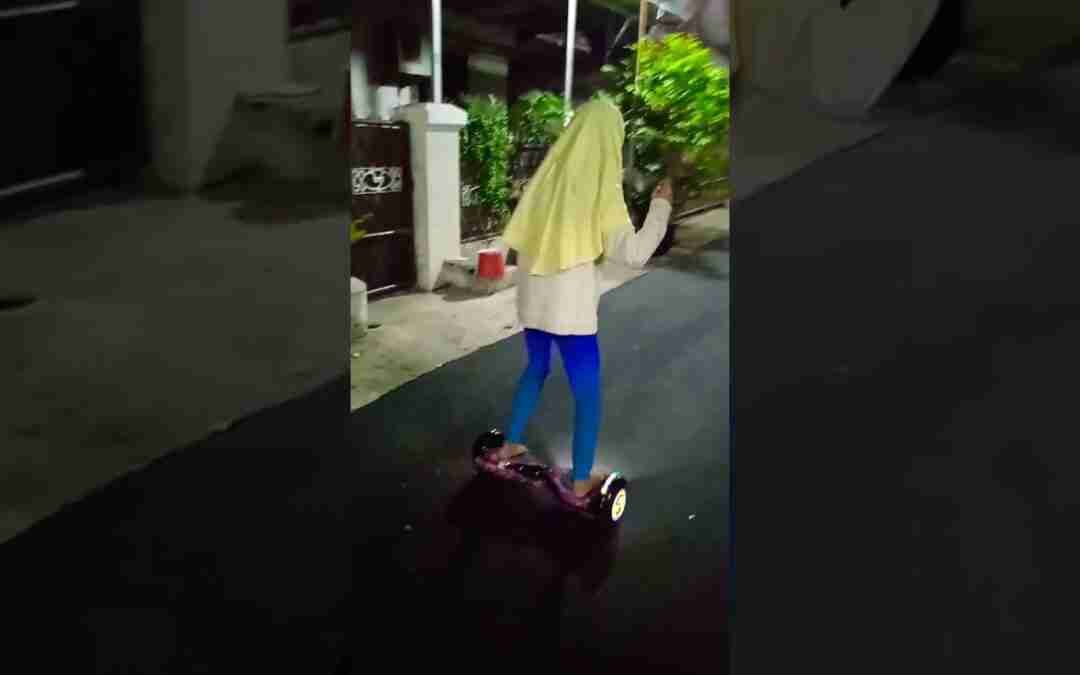 lgi main hoverboard nichh guys ohh iya maaf ya jarang upload vidio