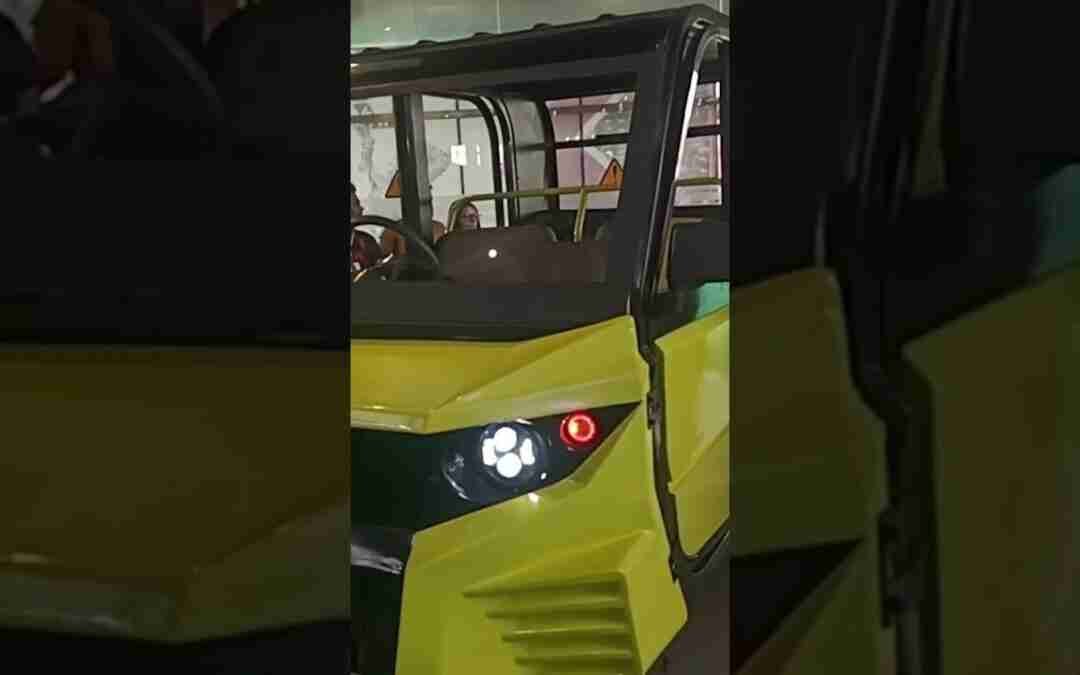 very futuristic shaped rikshaw presented at Pakistan auto show 2022