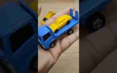 Tomica 60 Isuzu Elf Vehicle Transporter