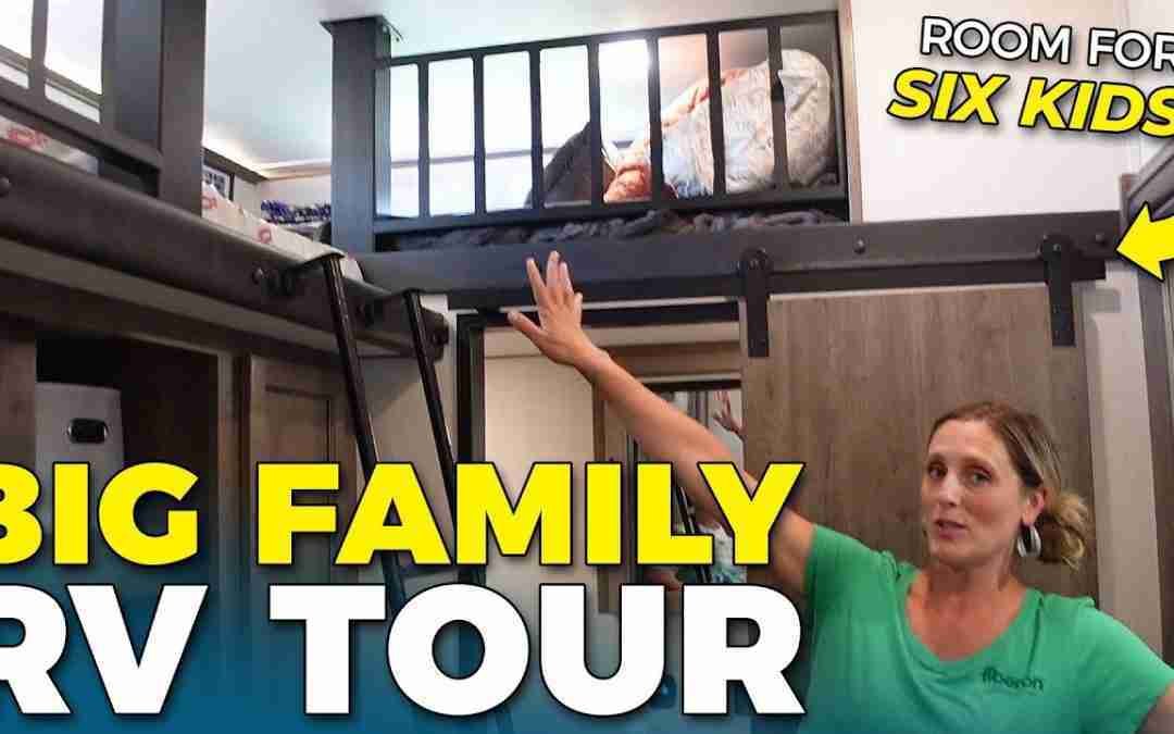 FAMILY OF EIGHT in a Fifth Wheel – Big Family Sabre Cobalt 38DBQ Tour