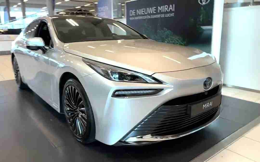 Toyota Mirai 2023 Complete walk around! The interieur and exterieur of the new Mirai