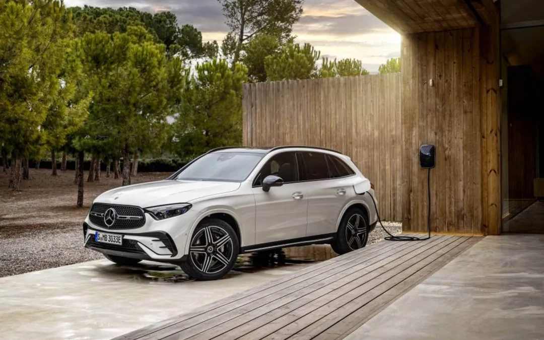 2025 Mercedes GLC 350e PHEV has 54 miles of electric range for $61,050