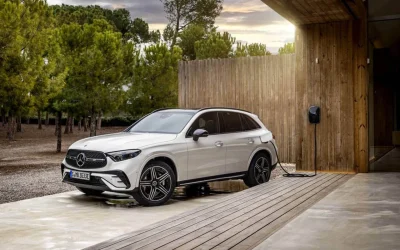 2025 Mercedes GLC 350e PHEV has 54 miles of electric range for $61,050
